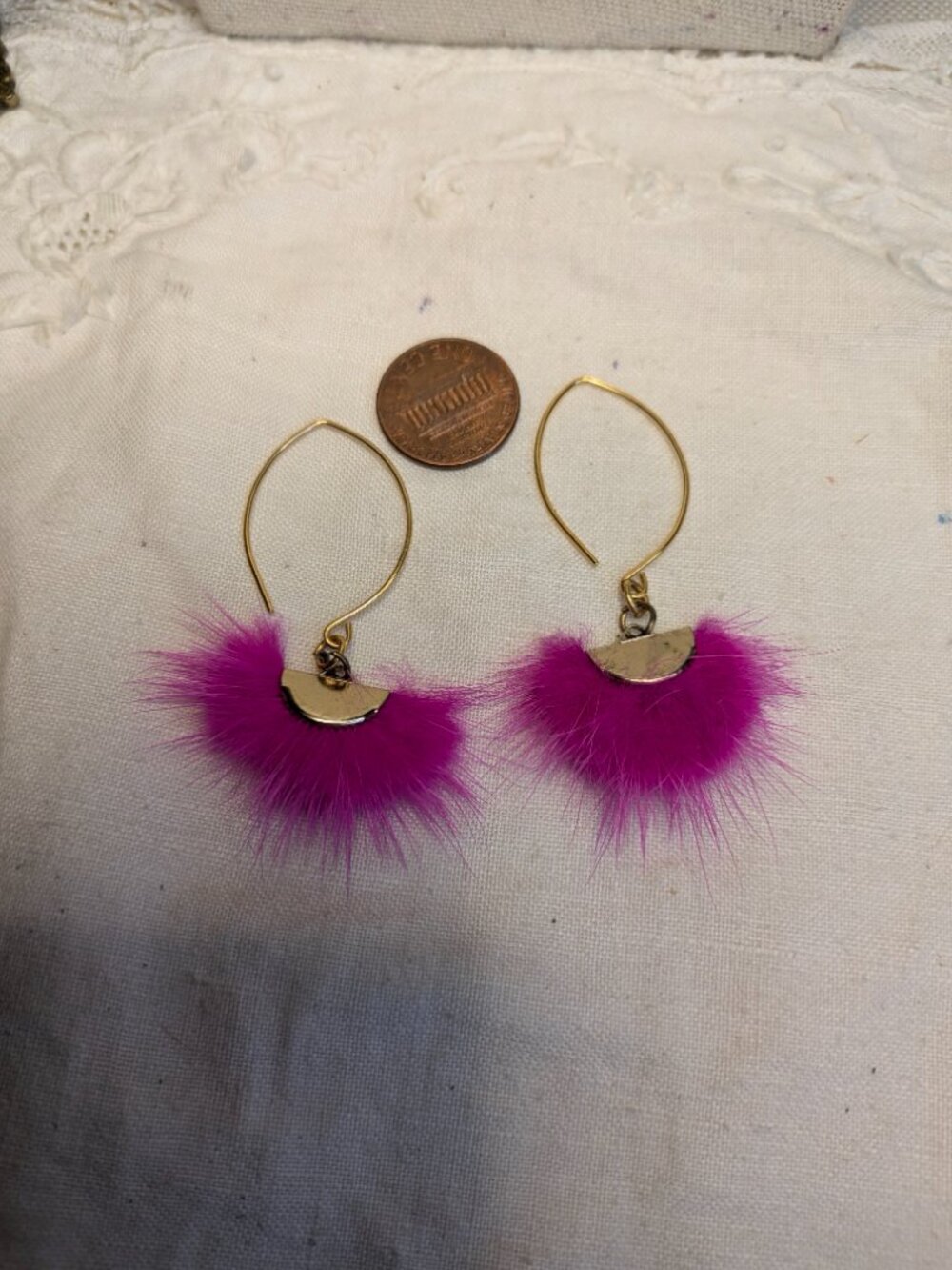 Fuchsia Mink Fur Fan Dangle Earrings – Gold Threader Style